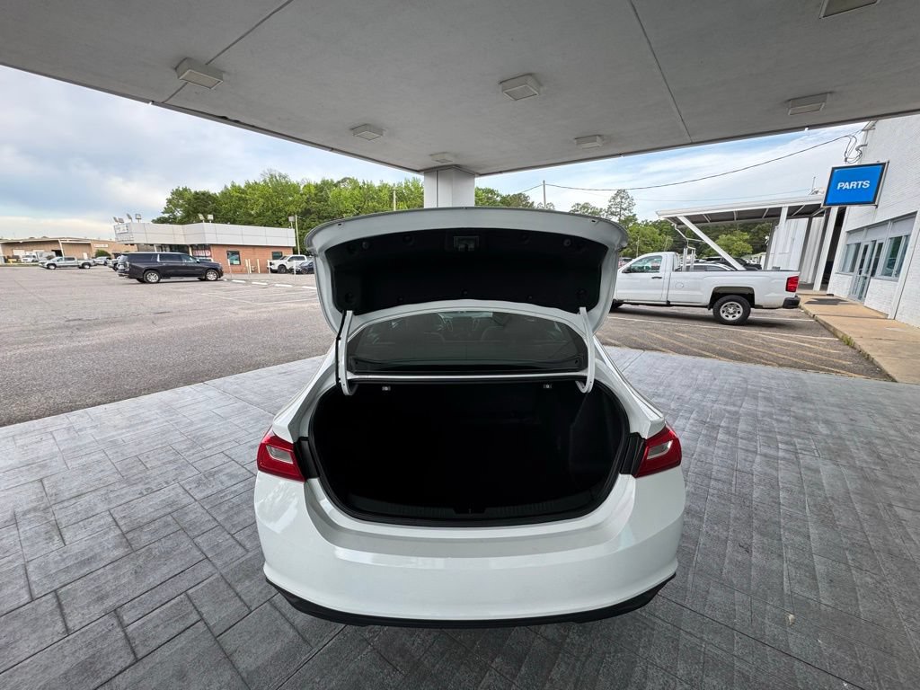 Used 2023 Chevrolet Malibu LS FWD image 9