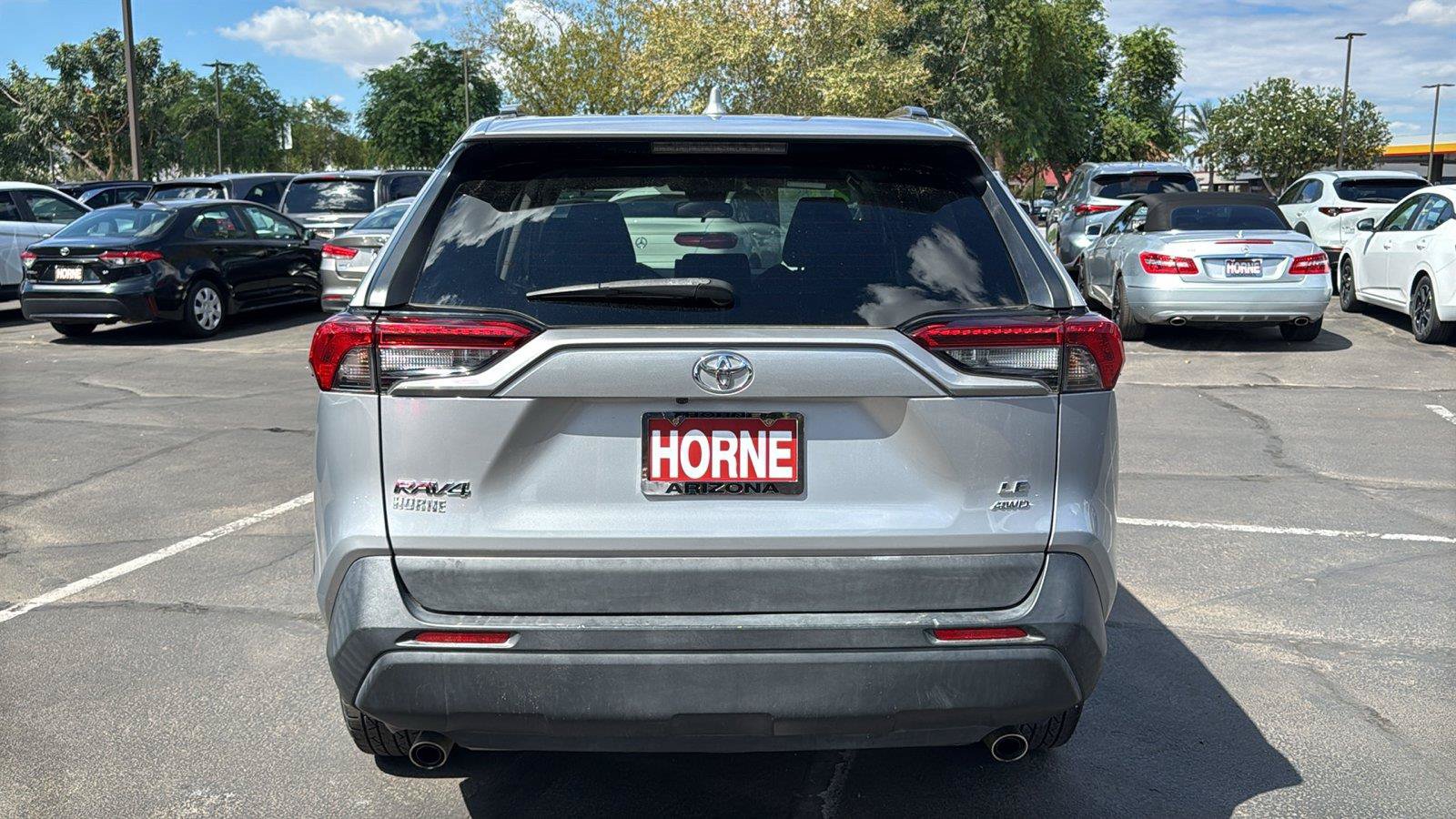 Used 2021 Toyota RAV4 LE AWD/4WD image 4