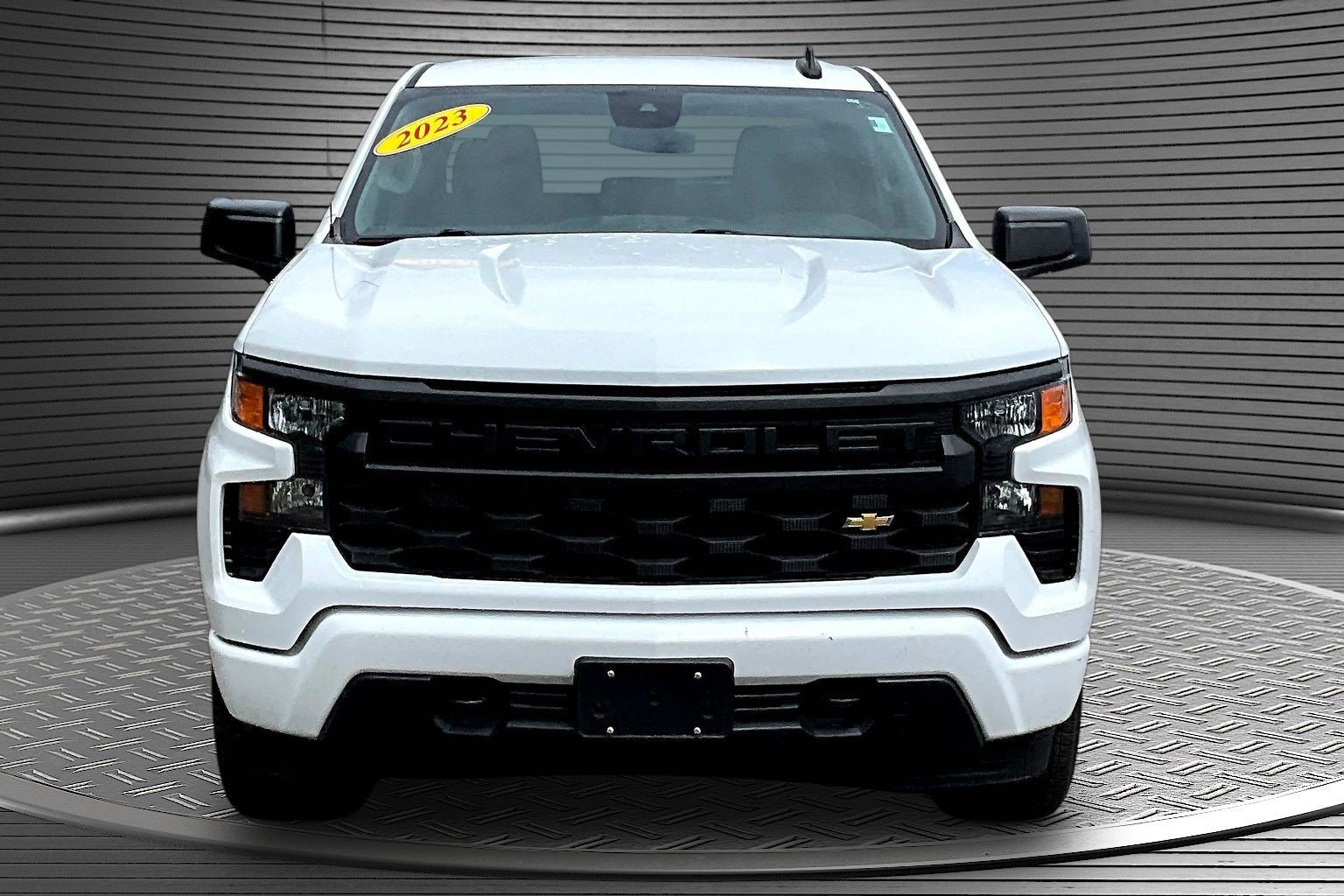 Used 2023 Chevrolet Silverado 1500 Custom AWD/4WD image 2