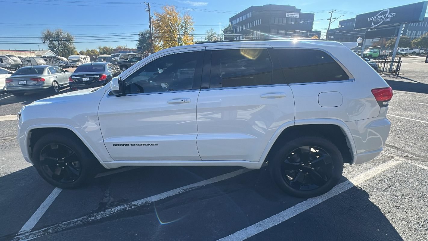 Used 2014 Jeep Grand Cherokee Altitude AWD/4WD image 5