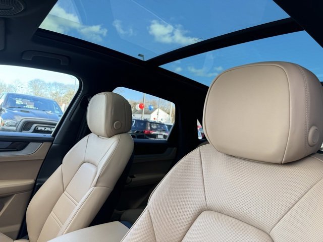 Used 2024 Porsche Cayenne image 19