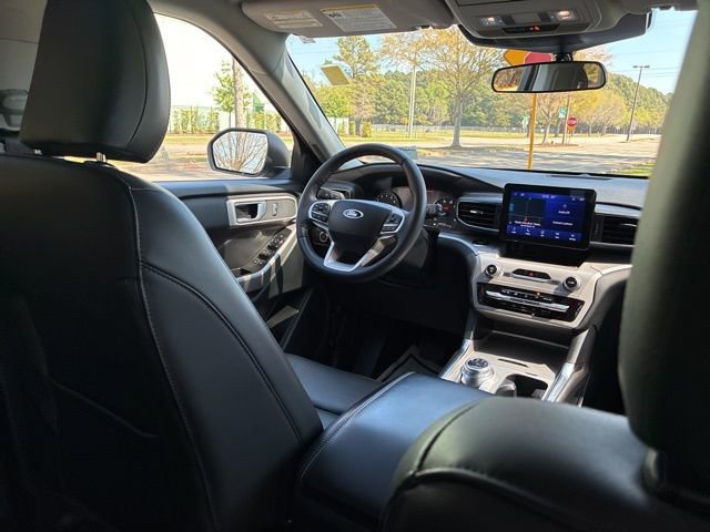Used 2024 Ford Explorer XLT w/ Equipment Group 202A image 28