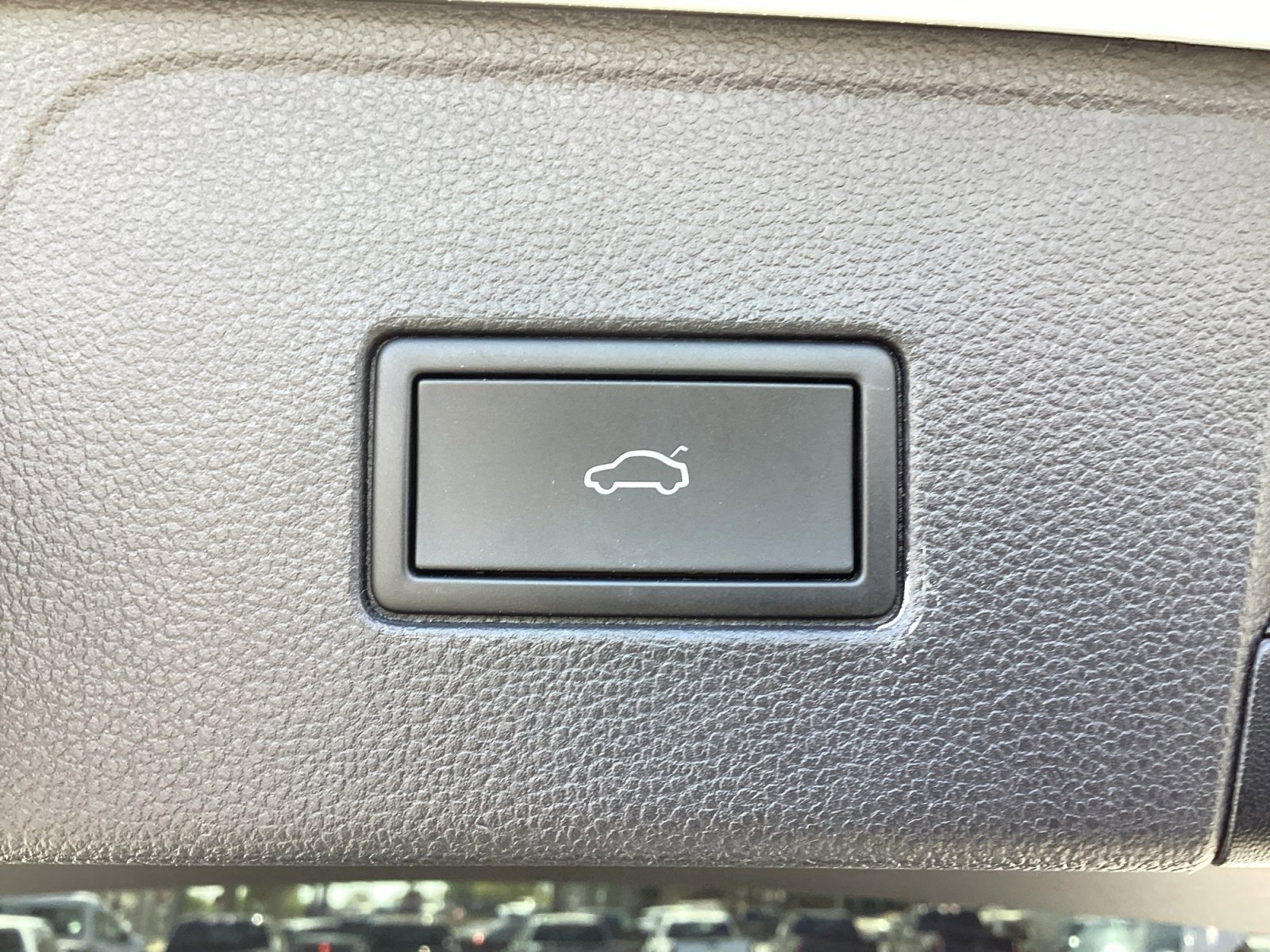 Used 2023 Volkswagen Atlas SEL Premium image 17