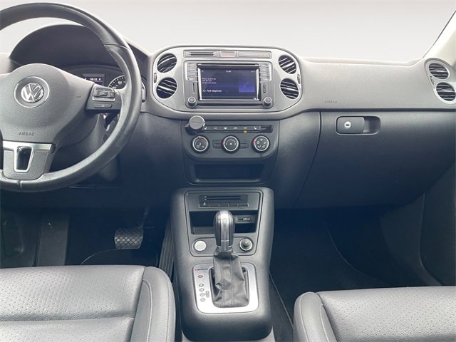 Used 2016 Volkswagen Tiguan SE image 11