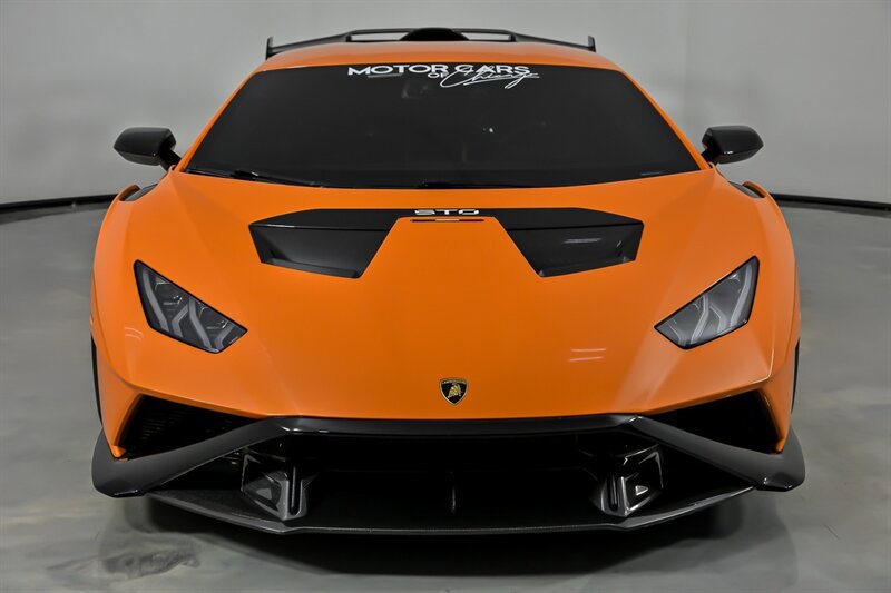 Used 2022 Lamborghini Huracan STO RWD image 7