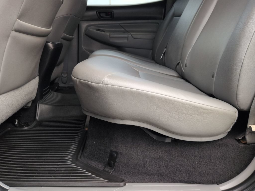 Used 2013 Toyota Tacoma 4x4 Double Cab w/ Limited Pkg image 21