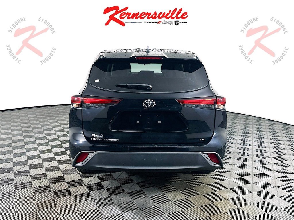 Used 2022 Toyota Highlander LE image 6