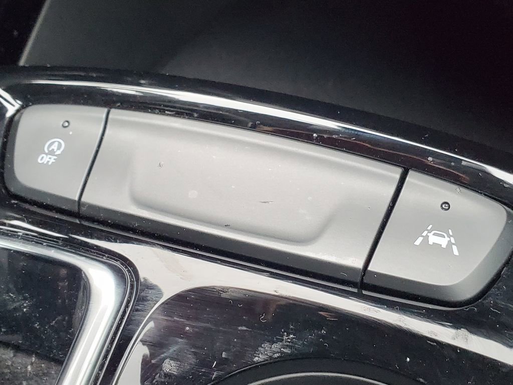 Used 2025 Chevrolet Trax ACTIV FWD image 23