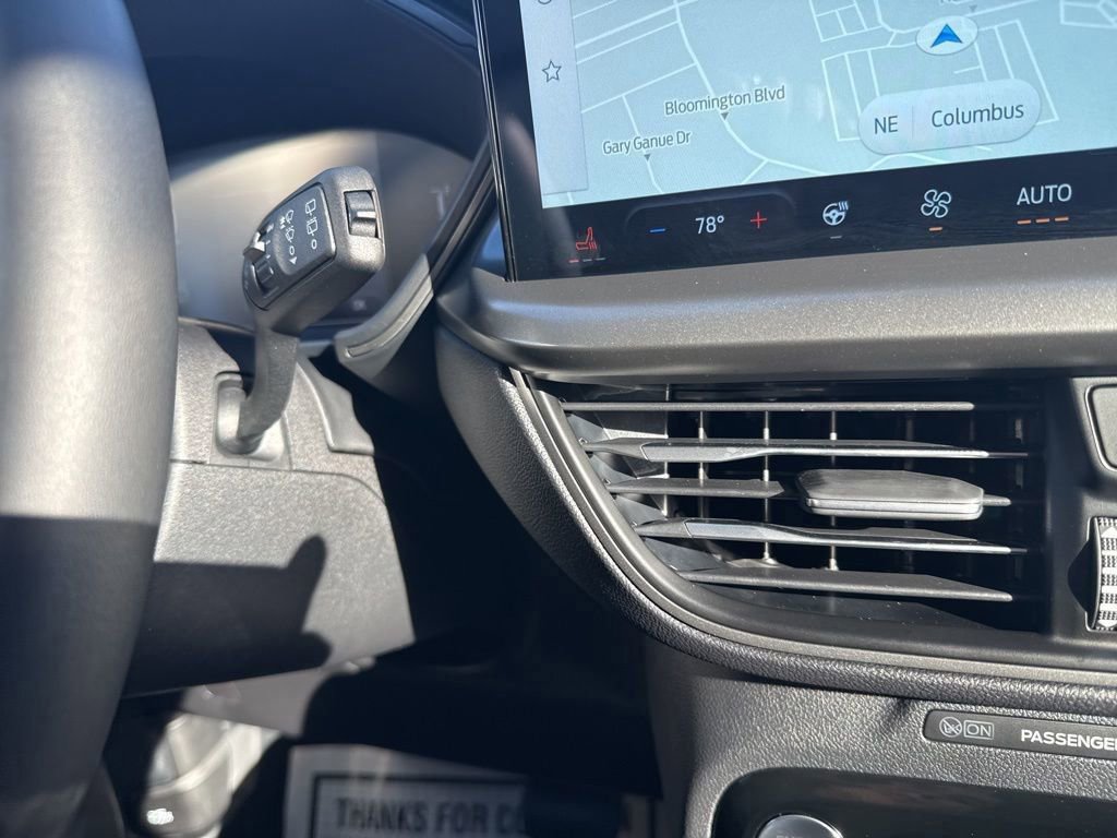 Used 2025 Ford Escape SE image 32