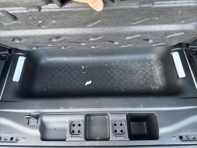 Used 2017 Jeep Wrangler Unlimited Sahara w/ Connectivity Group image 10