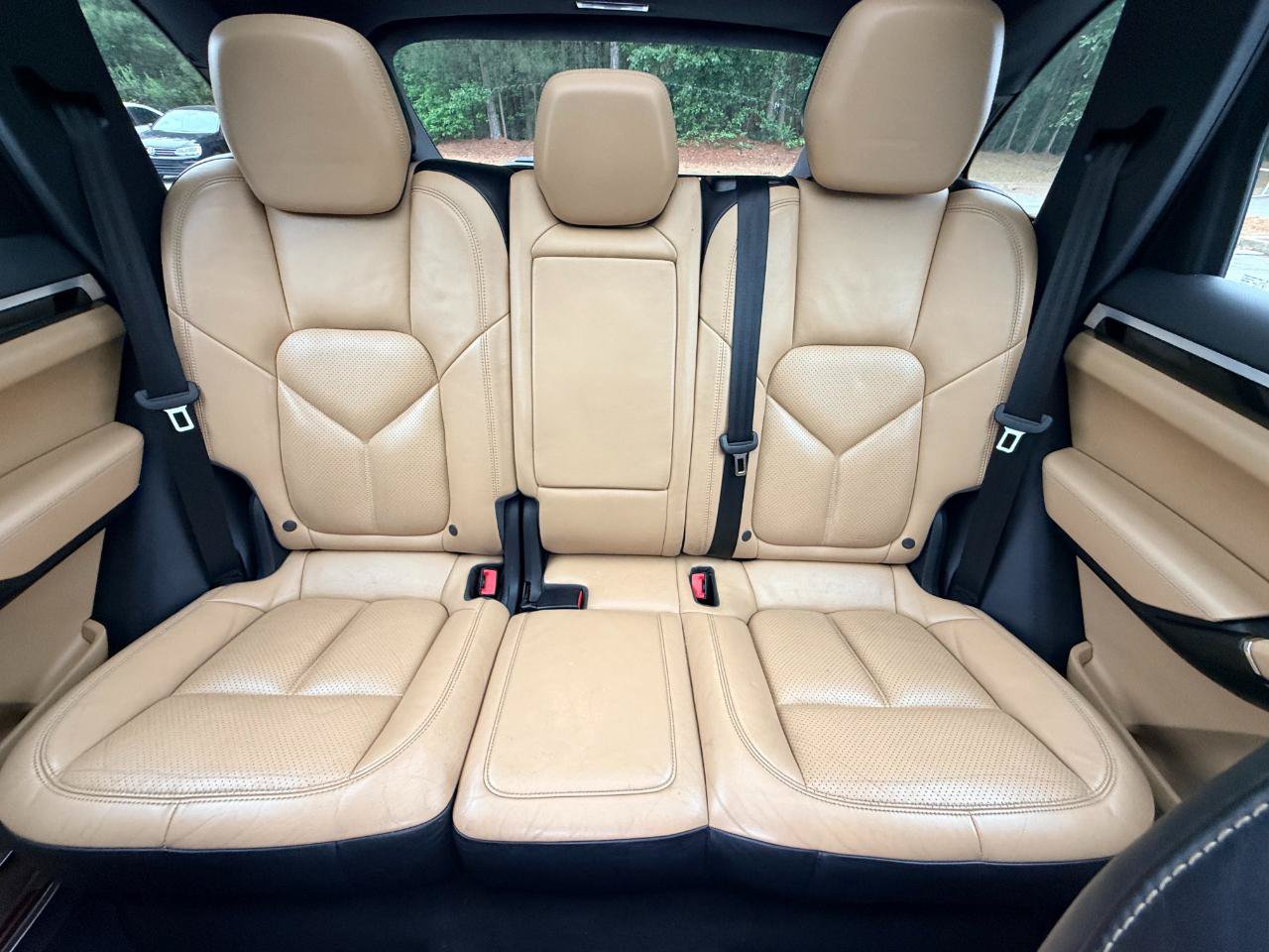 Used 2016 Porsche Cayenne AWD/4WD image 27