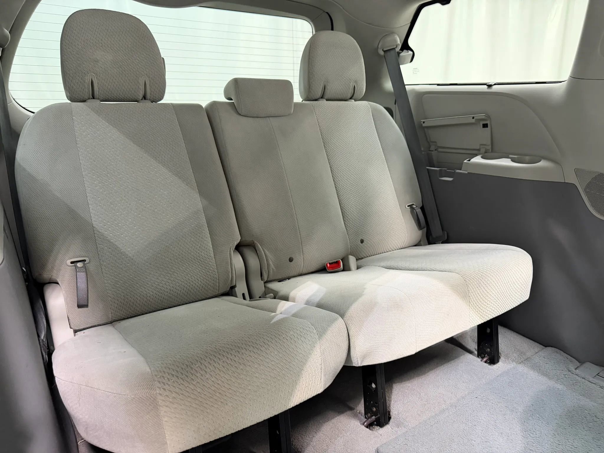 Used 2011 Toyota Sienna LE FWD image 19
