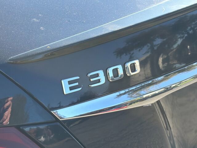 Used 2018 Mercedes-Benz E 300 image 35