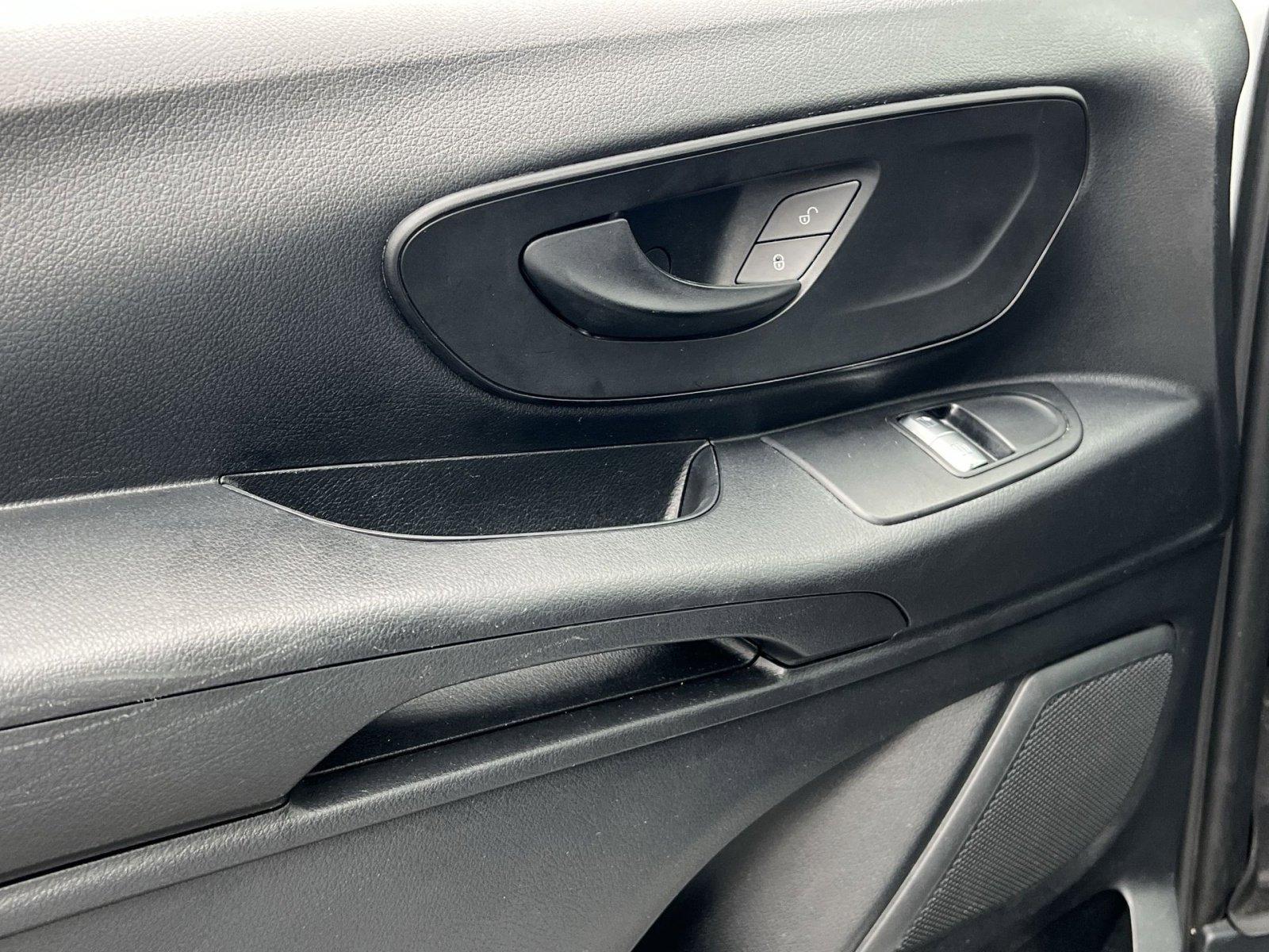 Used 2023 Mercedes-Benz Metris image 15