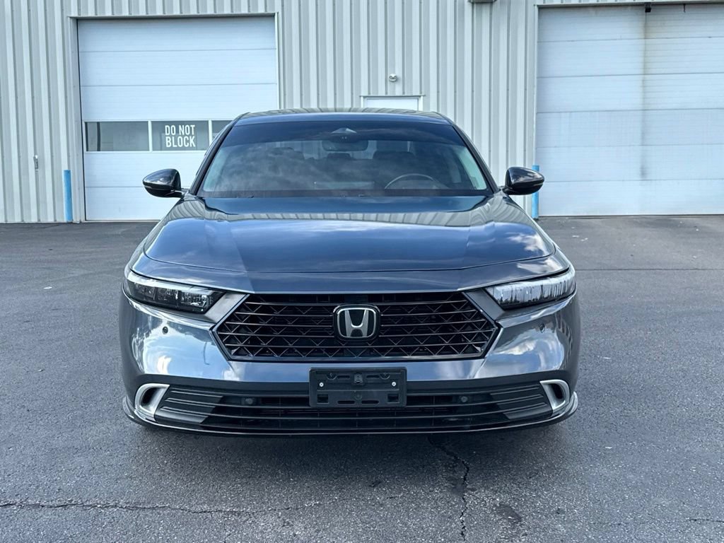 Used 2025 Honda Accord Touring image 2