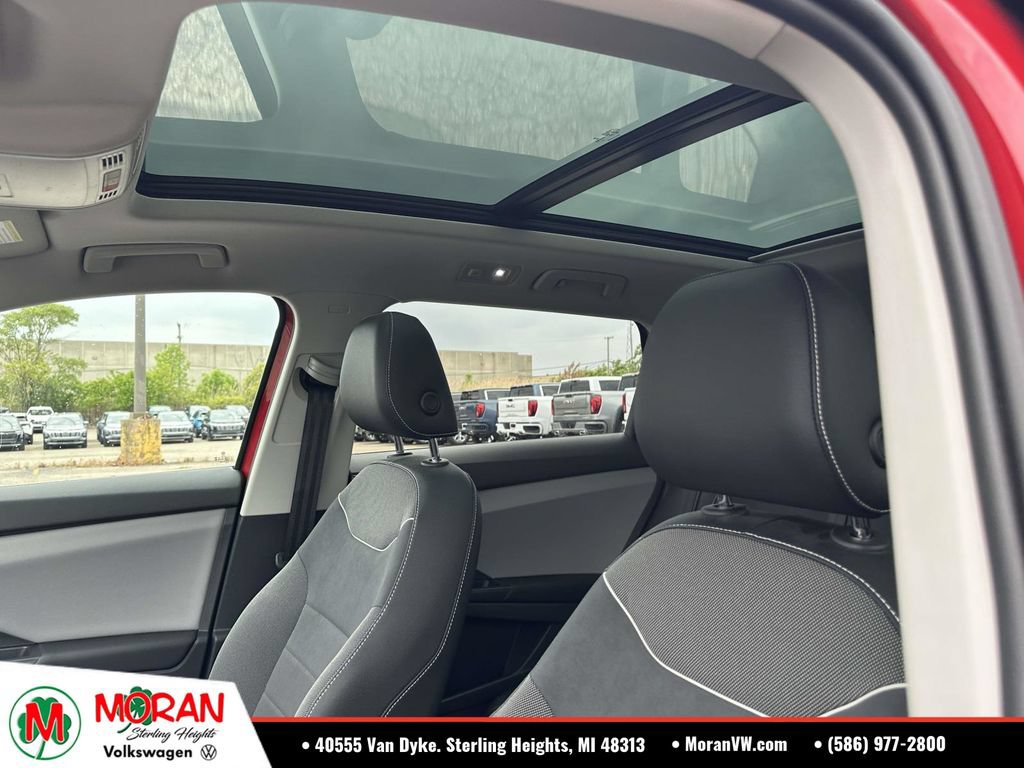 Certified 2023 Volkswagen Taos SE w/ Panoramic Sunroof Package AWD/4WD image 22