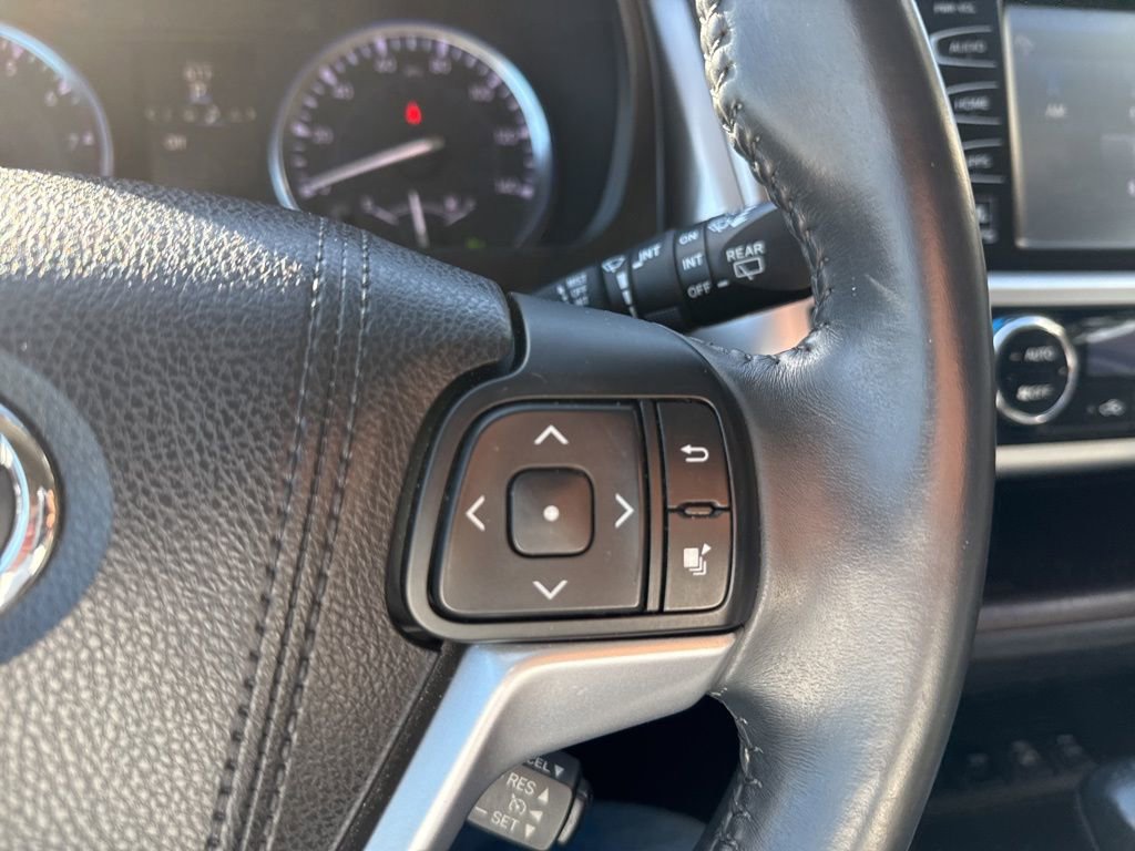 Used 2016 Toyota Highlander Limited image 6