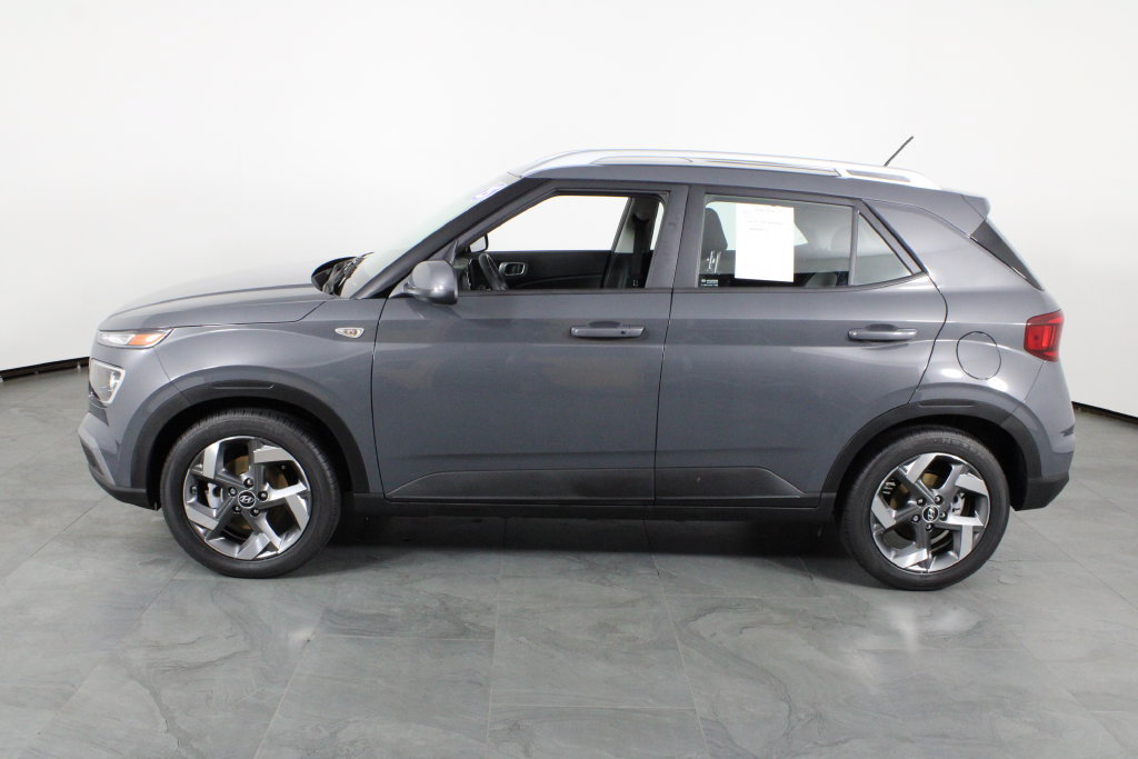 Certified 2025 Hyundai Venue SEL FWD image 14