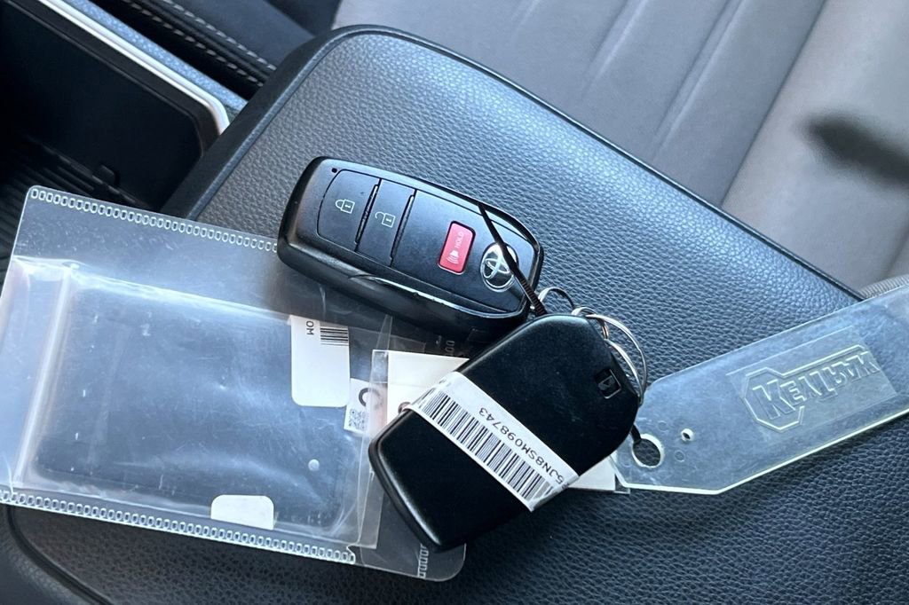 Certified 2025 Toyota Tacoma TRD Off-Road w/ TRD Off Road Upgrade Package image 12