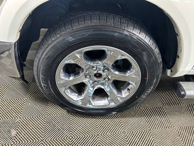 Used 2017 RAM 1500 Laramie w/ Convenience Group AWD/4WD image 9