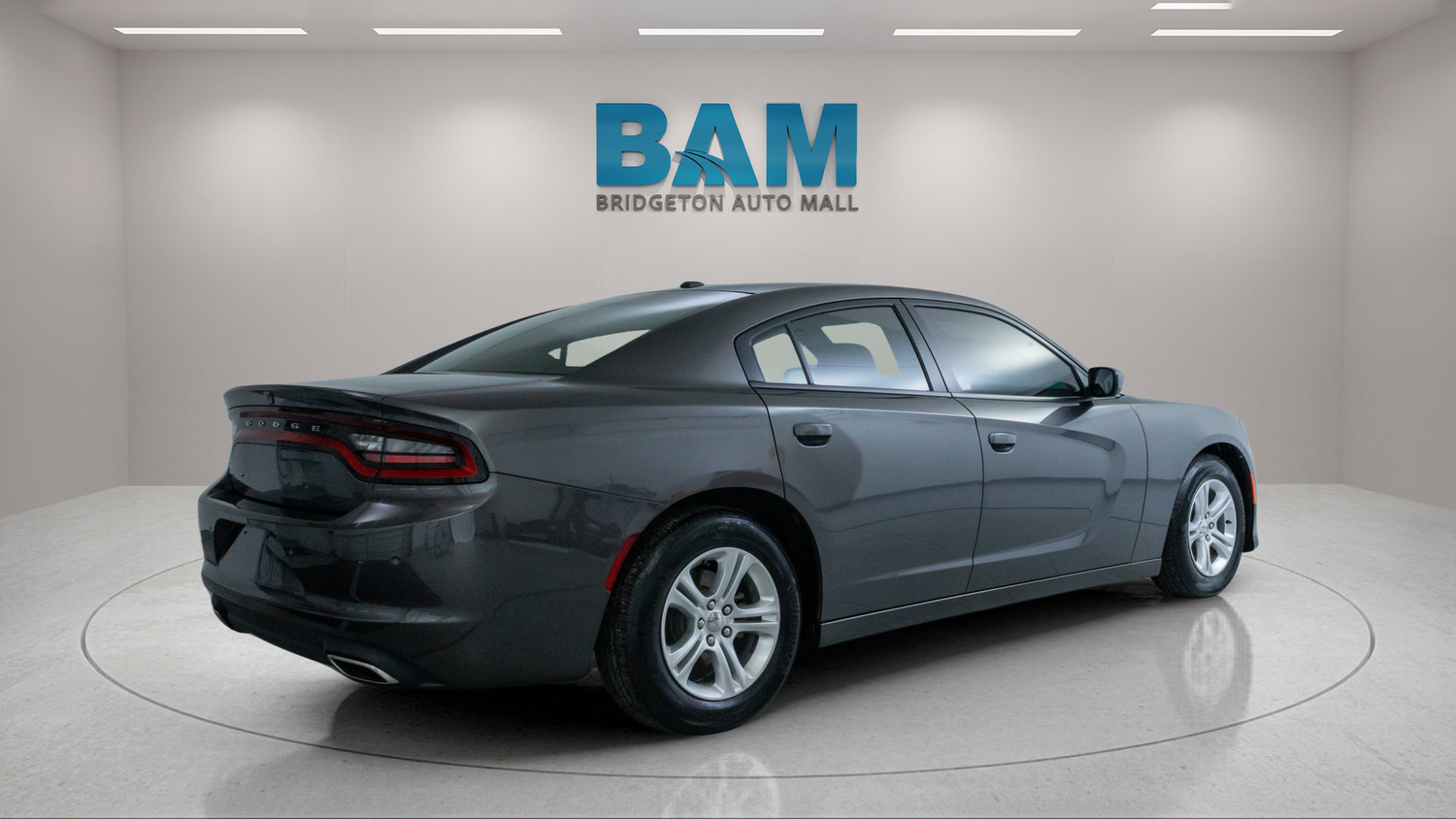 Used 2021 Dodge Charger SXT w/ Leather Interior Group RWD image 7