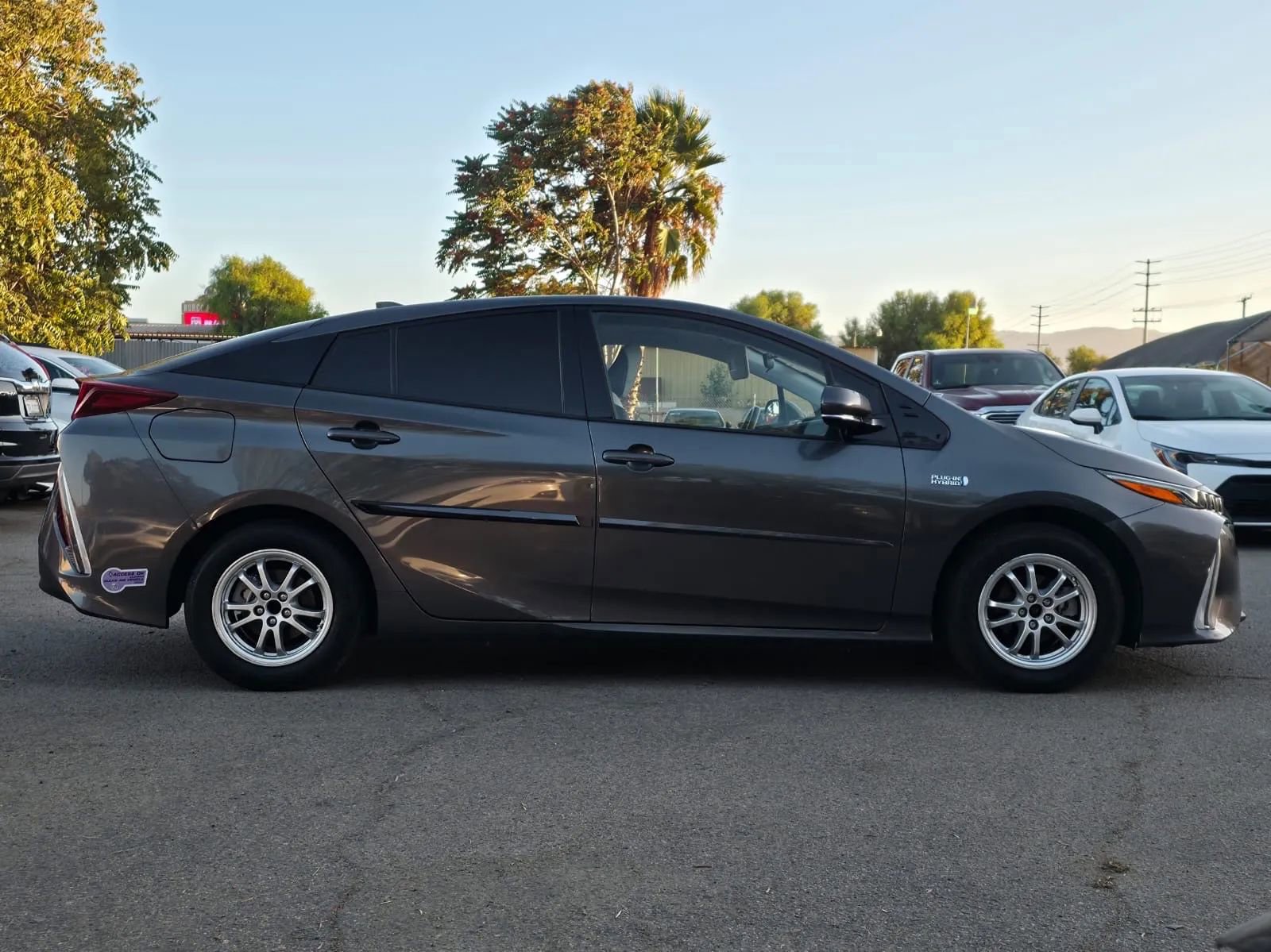 Used 2018 Toyota Prius Prime Premium image 7