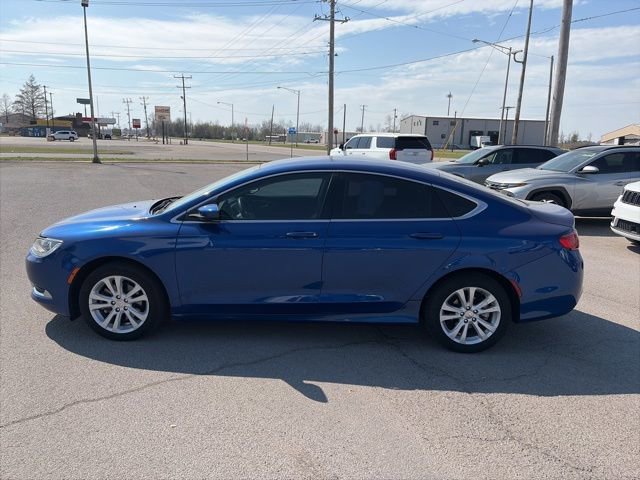 Used 2016 Chrysler 200 Limited image 3