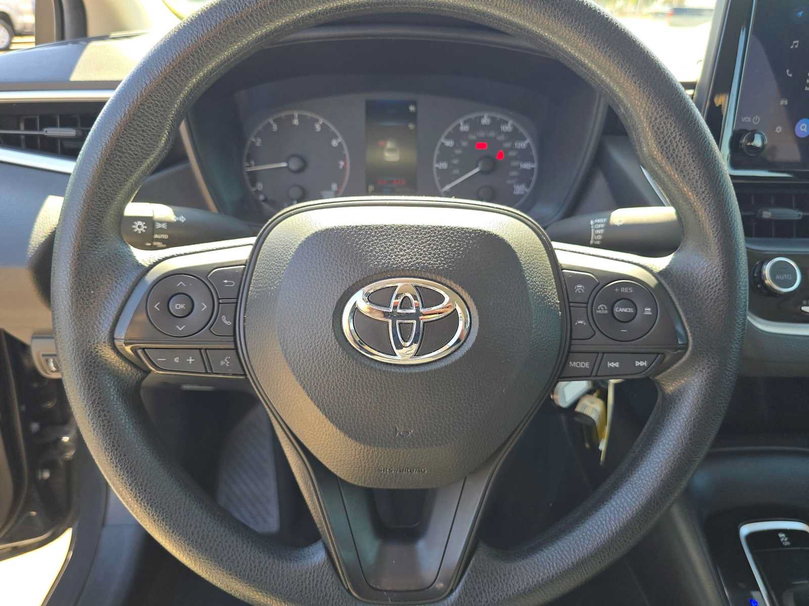 Used 2025 Toyota Corolla LE FWD image 21