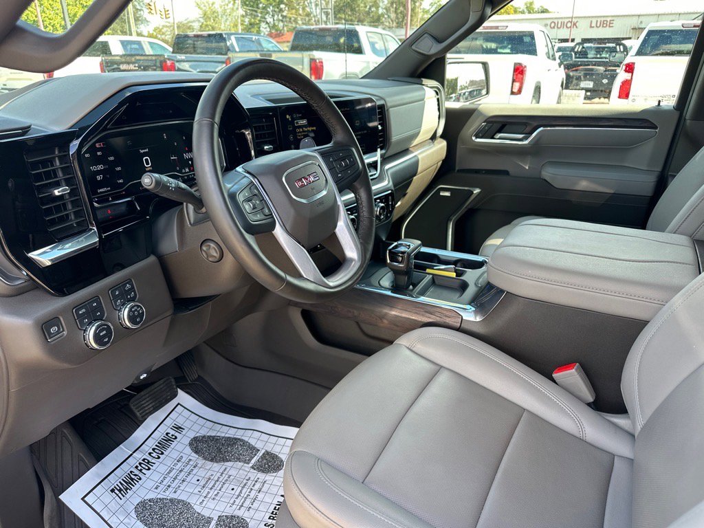 Used 2024 GMC Sierra 1500 SLT w/ SLT Premium Plus Package AWD/4WD image 9