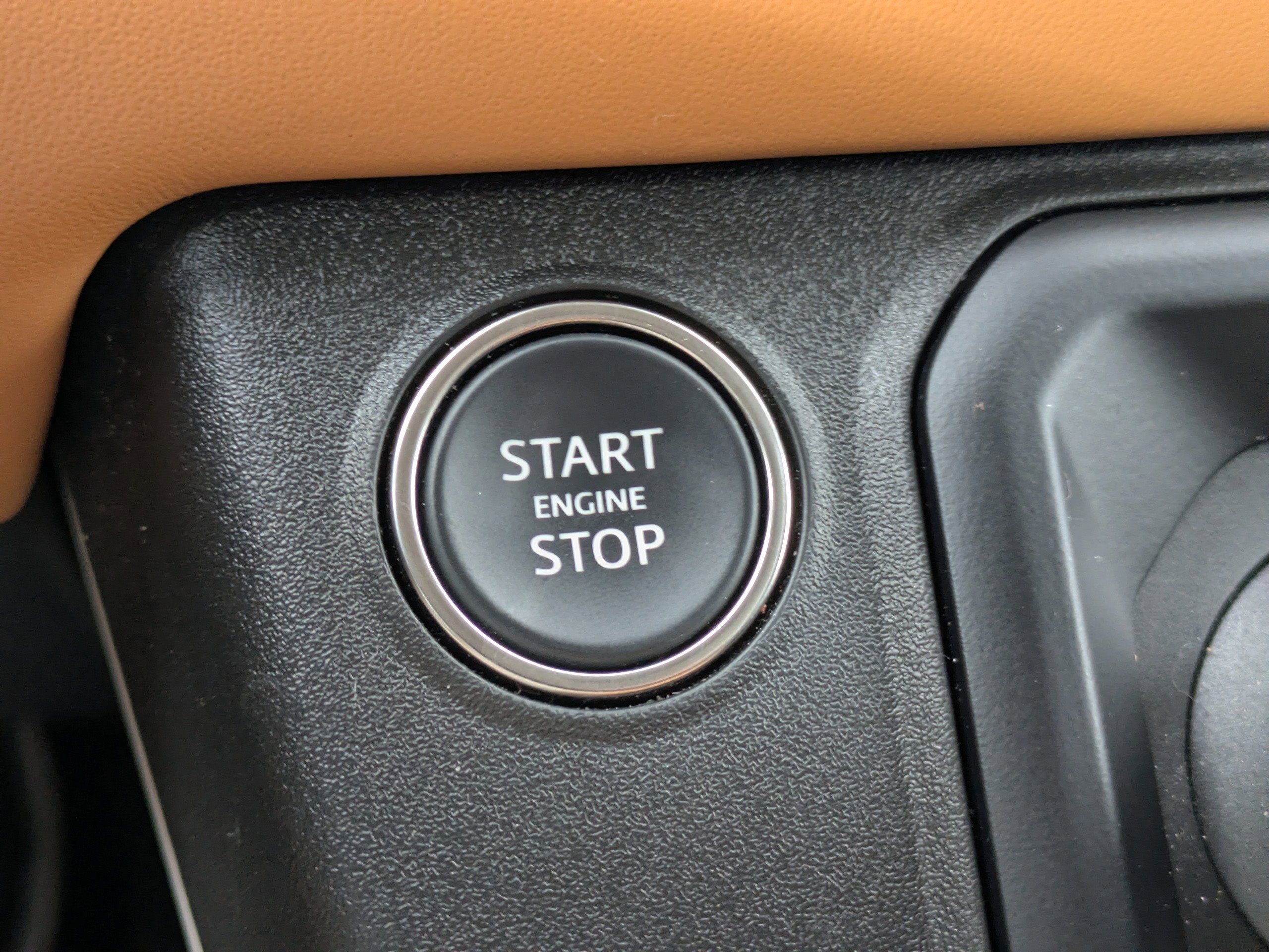 Used 2024 Land Rover Defender 110 SE image 30