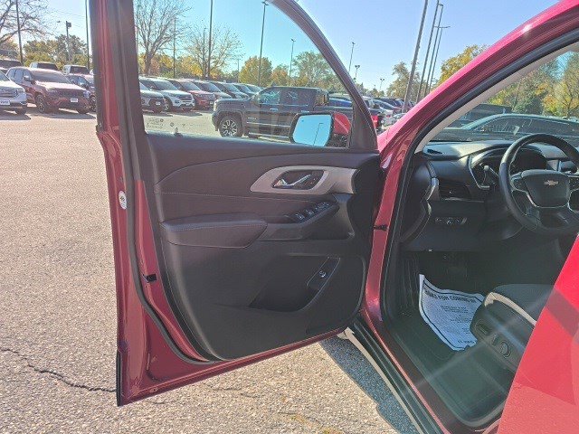 Used 2020 Chevrolet Traverse LT image 10