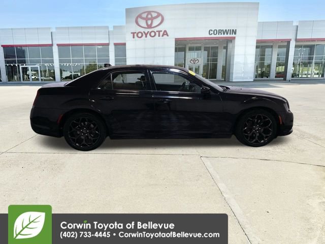 Used 2019 Chrysler 300 S image 9