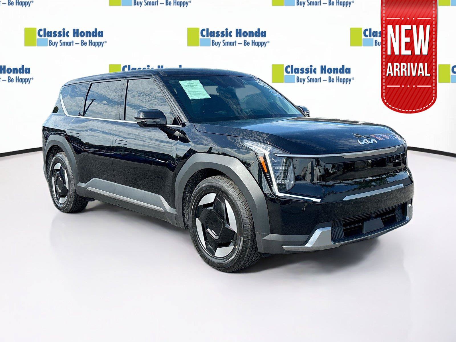 Used 2024 Kia EV9 Light Long Range RWD image 1