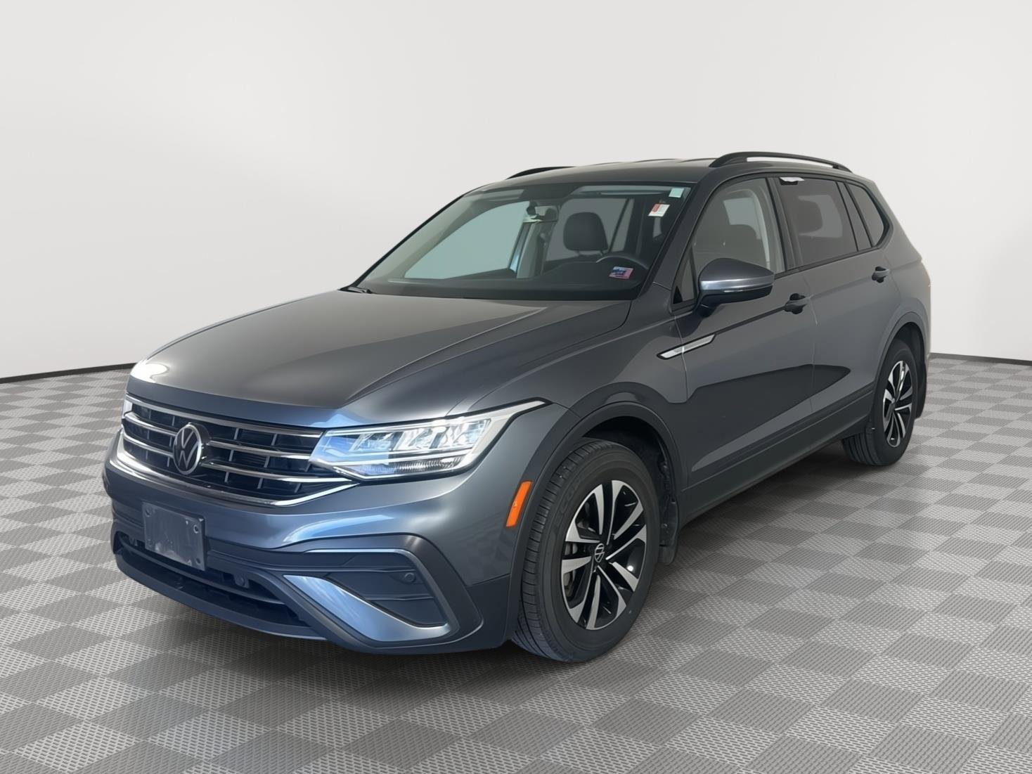 Used 2022 Volkswagen Tiguan S image 3