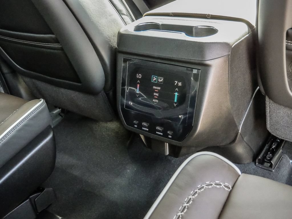 New 2026 GMC Yukon Denali Ultimate w/ LPO, Illumination Package AWD/4WD image 59