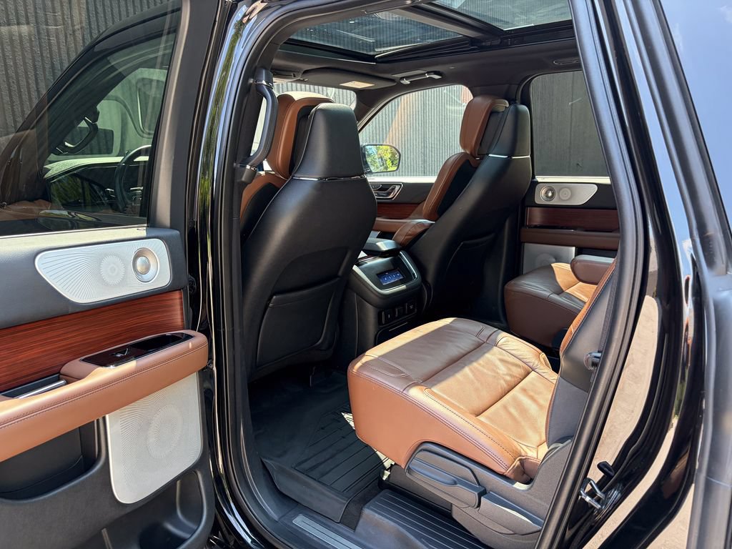 Certified 2022 Lincoln Navigator L Reserve AWD/4WD image 23