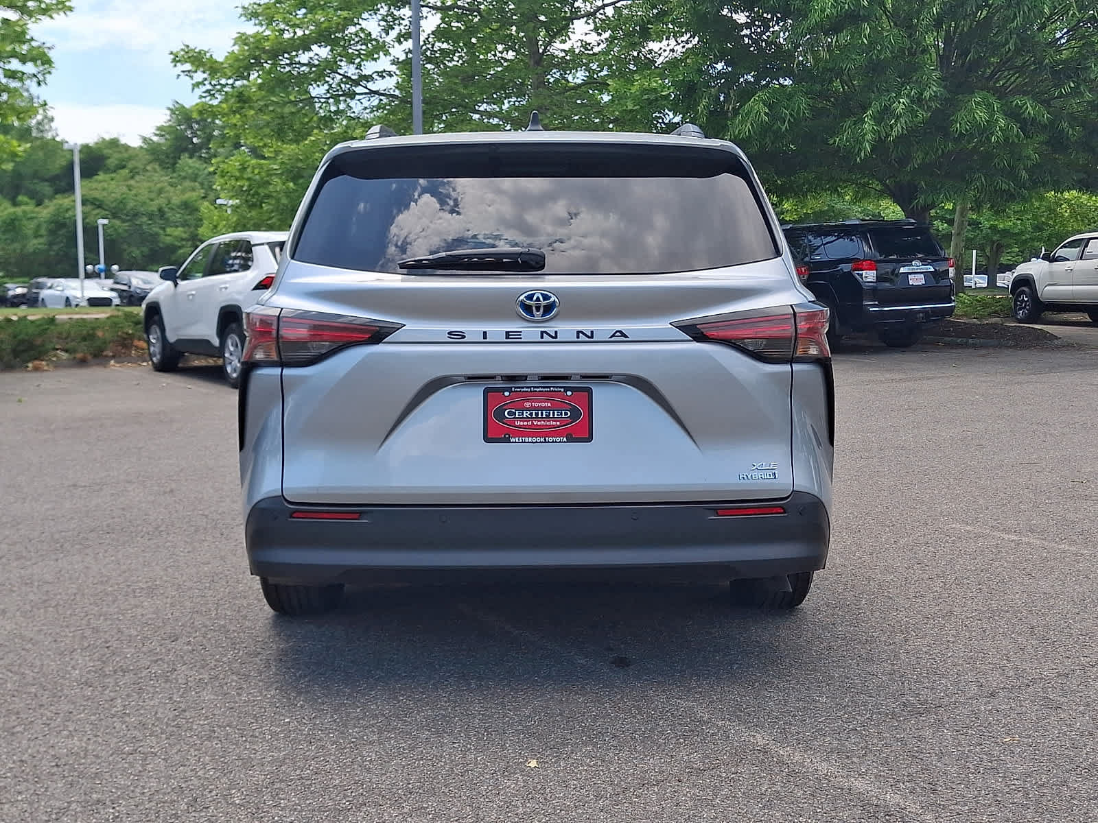 Certified 2021 Toyota Sienna XLE w/ XLE Plus Package FWD image 6