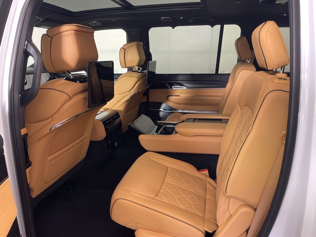 New 2026 Jeep Grand Wagoneer Summit AWD/4WD image 12
