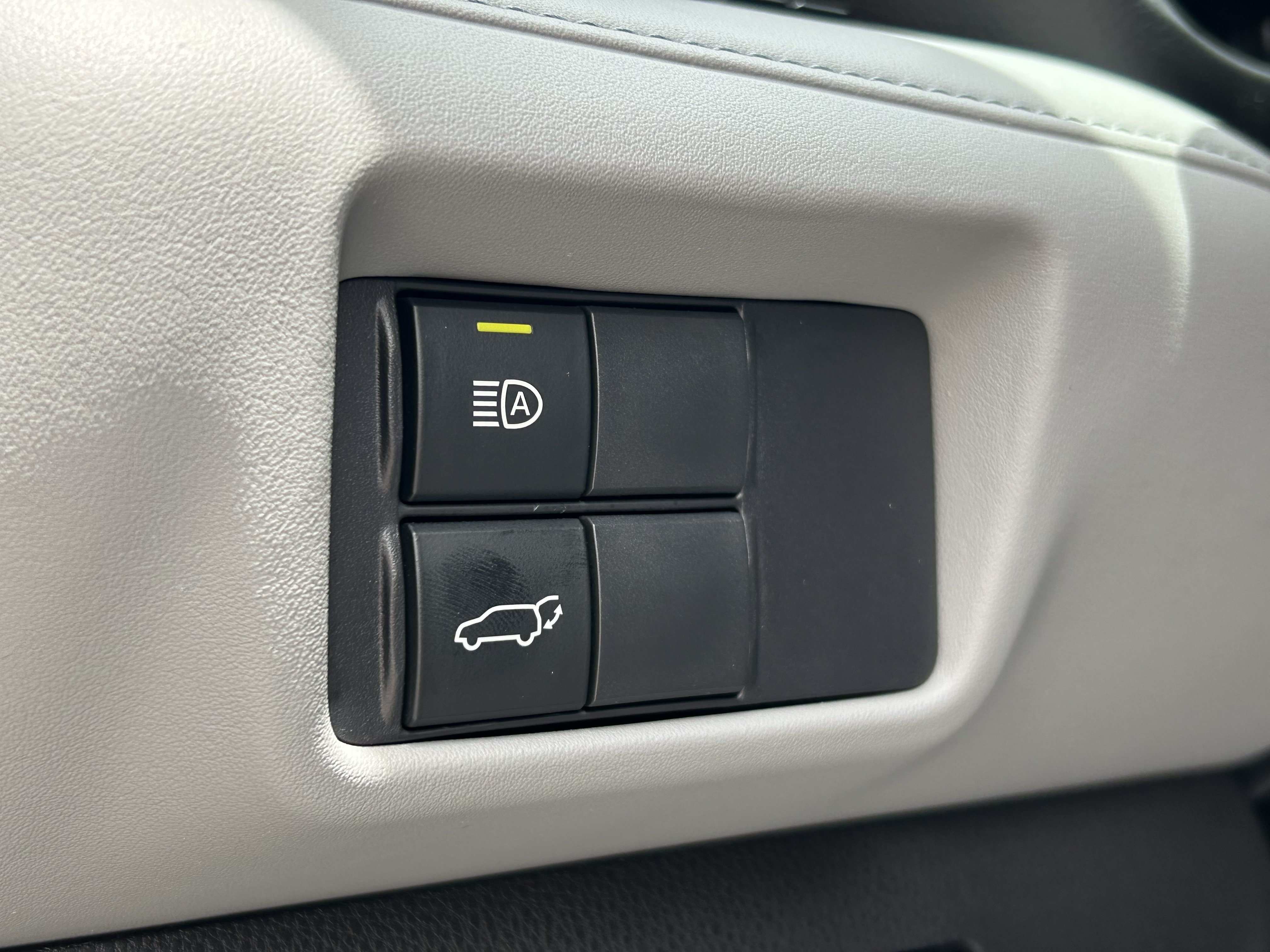 Certified 2020 Toyota Highlander XLE AWD/4WD image 15
