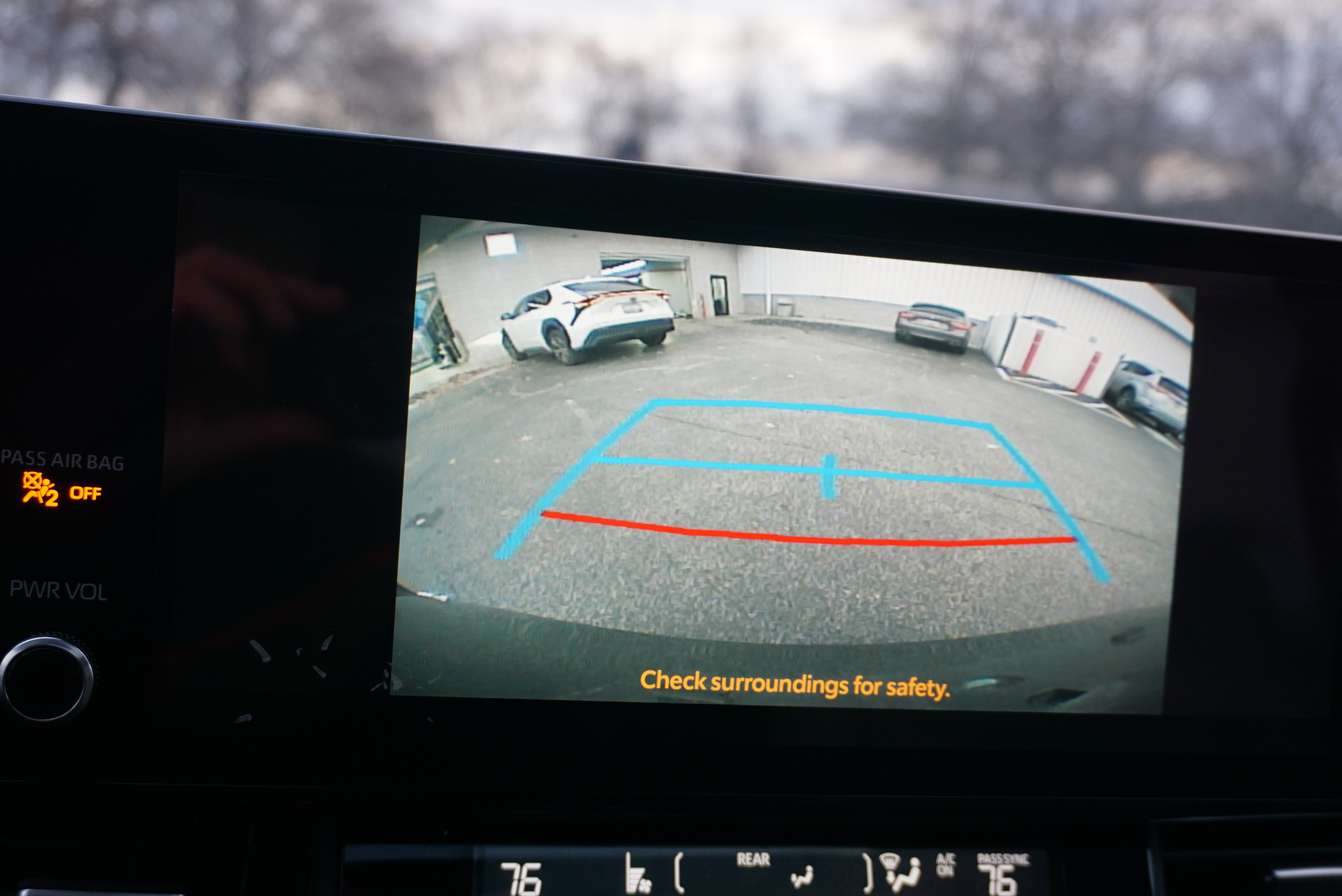 Used 2025 Toyota Sienna XLE image 16