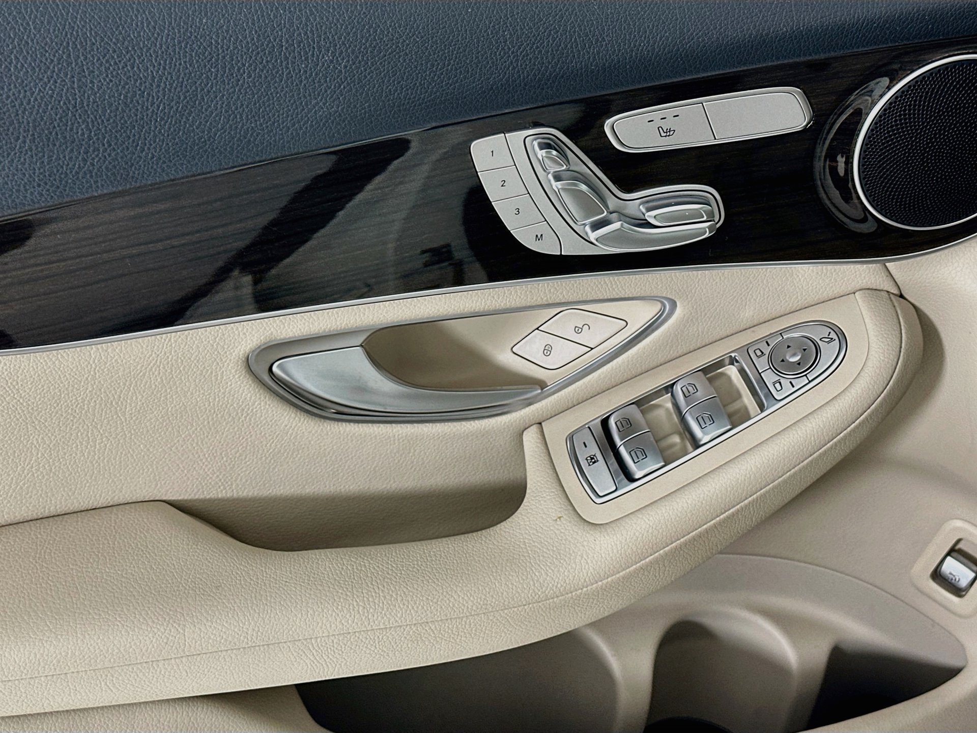 Certified 2022 Mercedes-Benz GLC 300 image 18