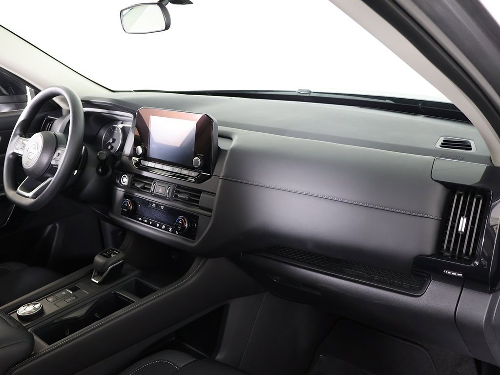 Used 2024 Nissan Pathfinder S image 25