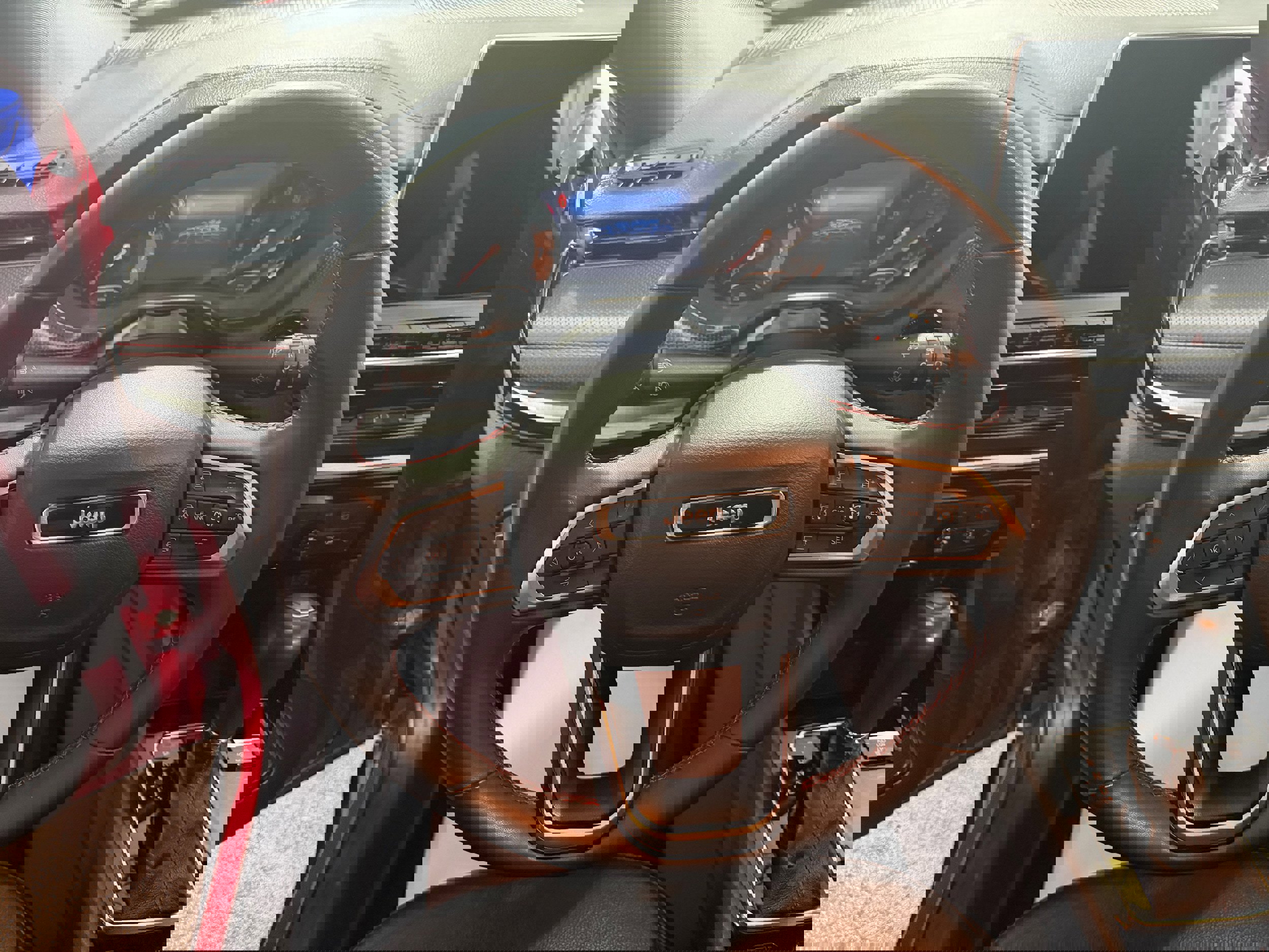 Used 2024 Jeep Compass Trailhawk image 12