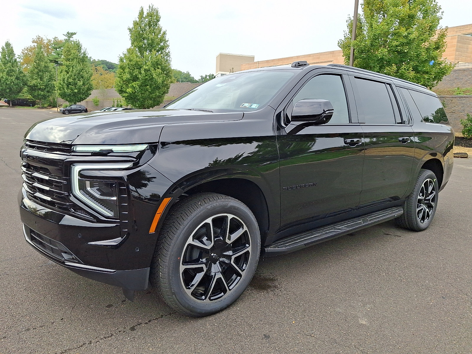 New 2026 Chevrolet Suburban RST w/ RST Capability Package AWD/4WD image 2