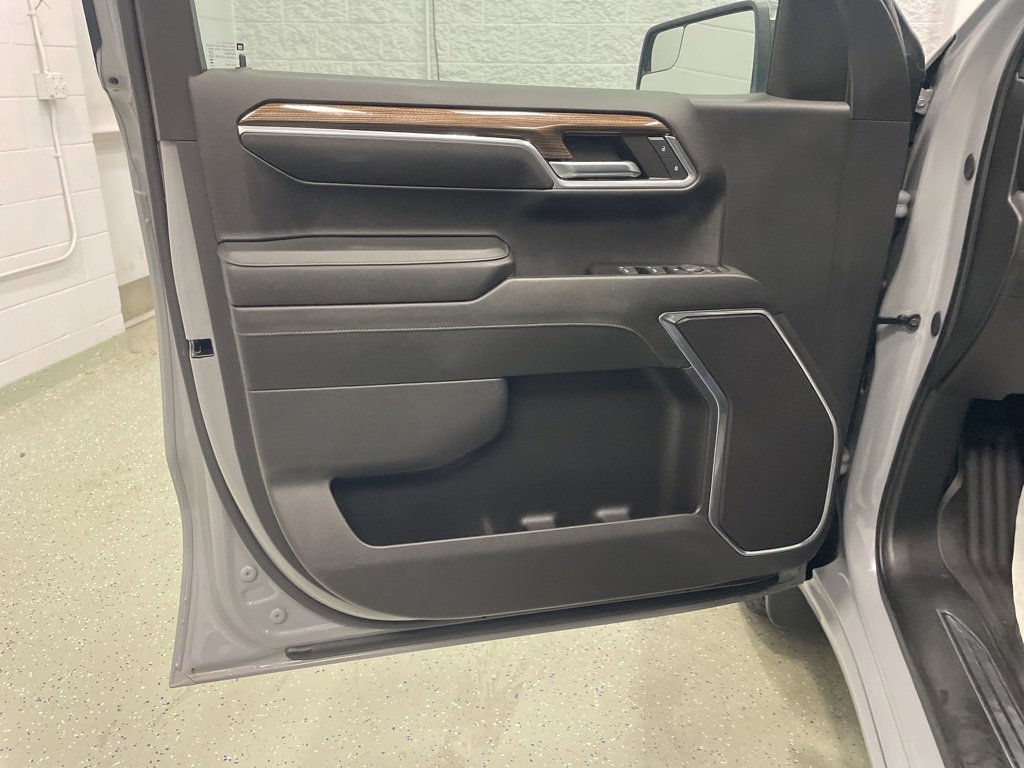 Used 2024 Chevrolet Silverado 1500 LT image 15