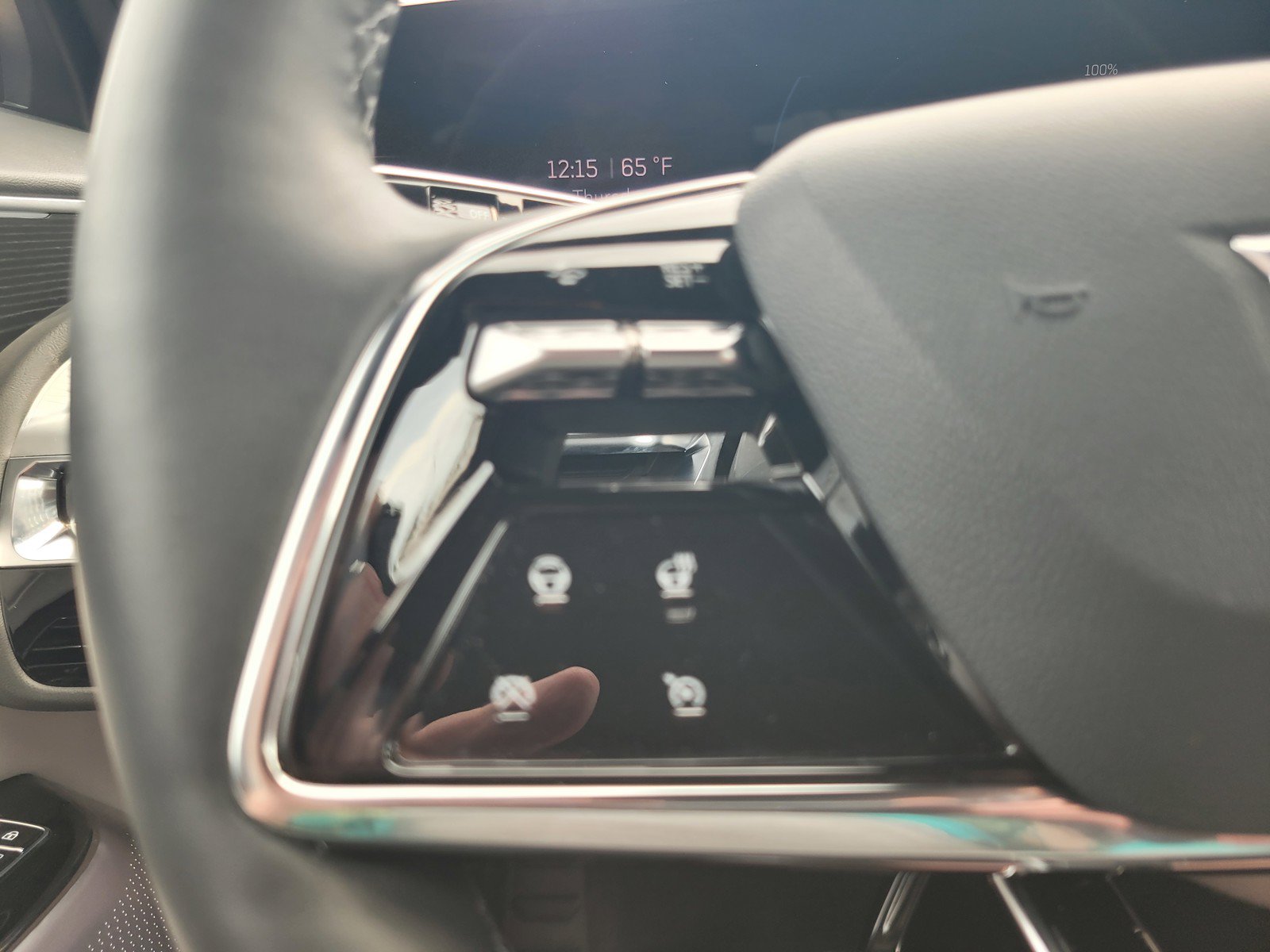 Certified 2025 Cadillac Lyriq Luxury AWD/4WD image 25