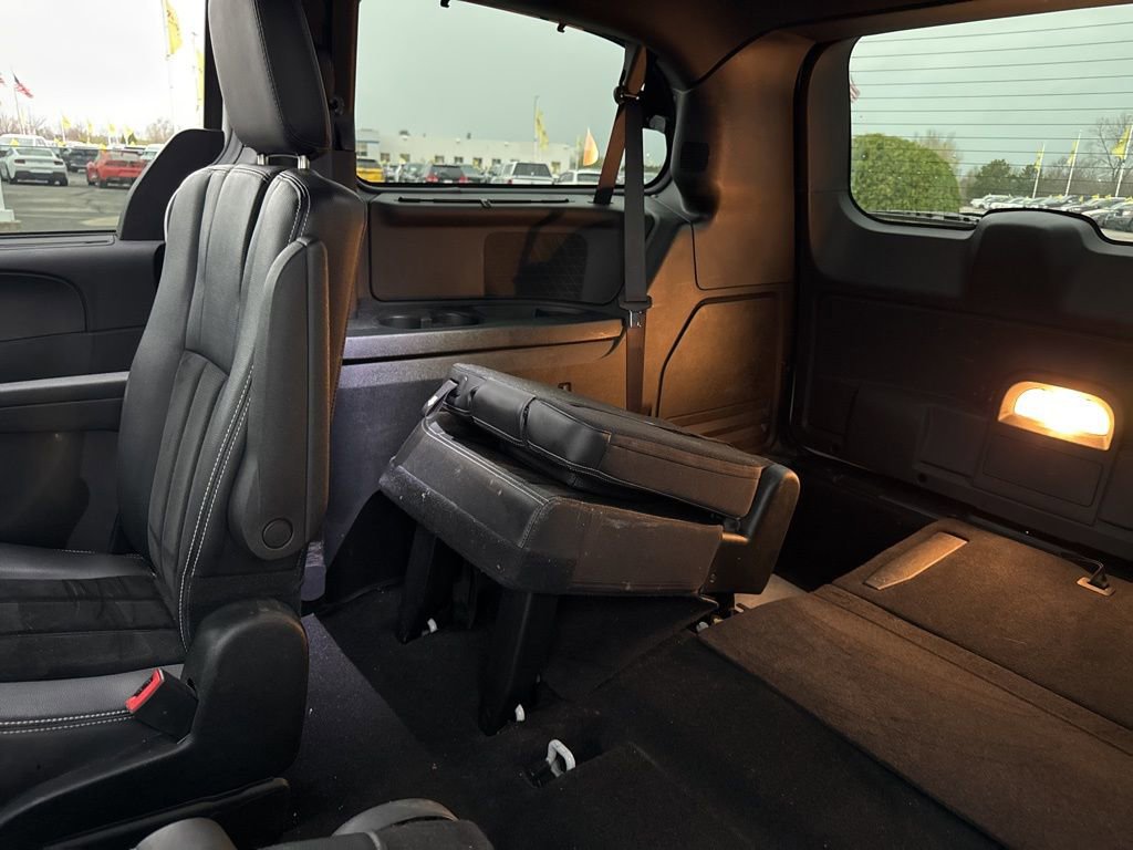 Used 2017 Dodge Grand Caravan SXT w/ Driver Convenience Group image 29