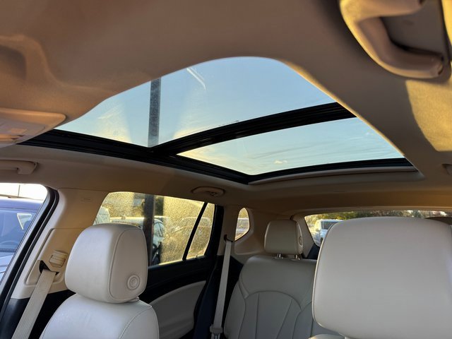 Used 2018 Buick Envision Essence image 29