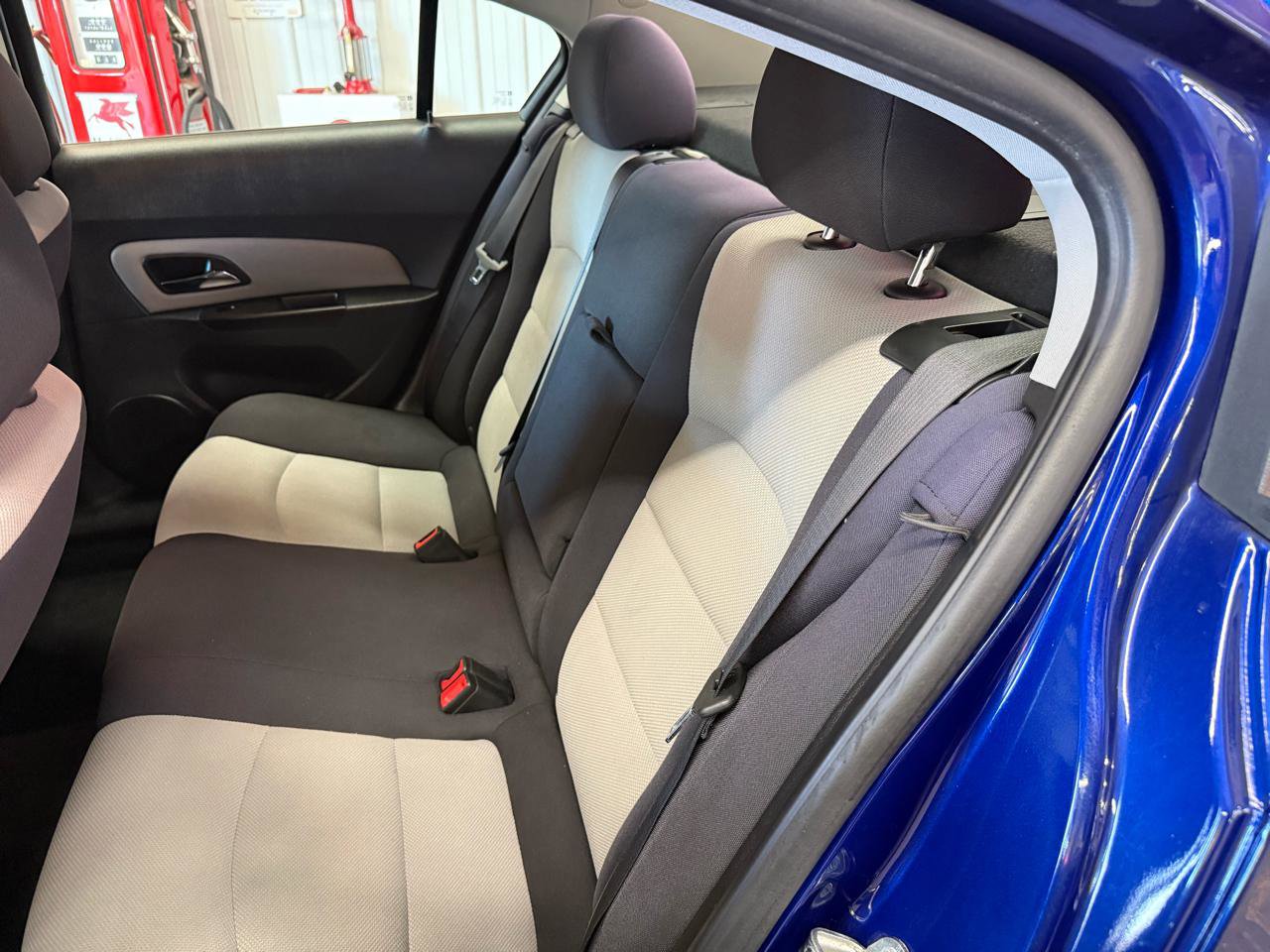 Used 2013 Chevrolet Cruze LS image 18