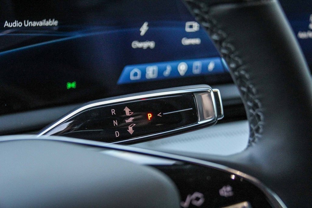 New 2026 Cadillac Optiq Luxury 2 image 20